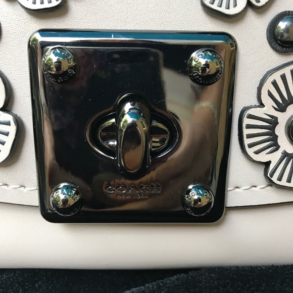 NWT-Coach Willow Drifter top handle - Picture 11 of 14